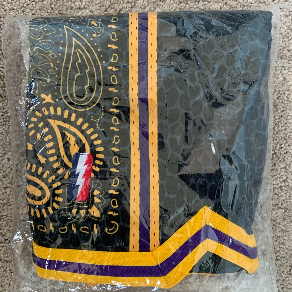 Collect & Select “Black Mamba” shorts
